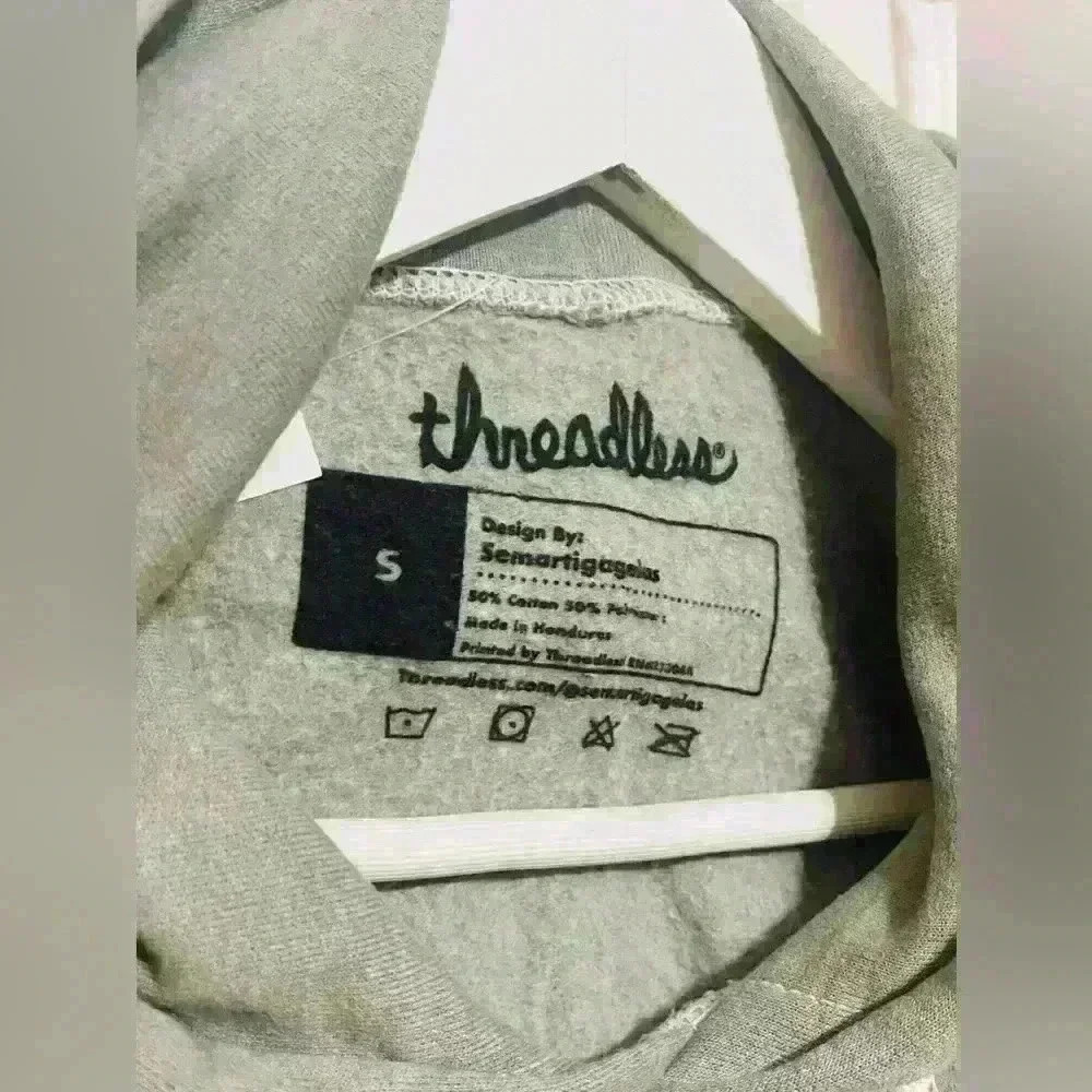 Threadless Small Graphic Hoodie - Picture 3 of 4